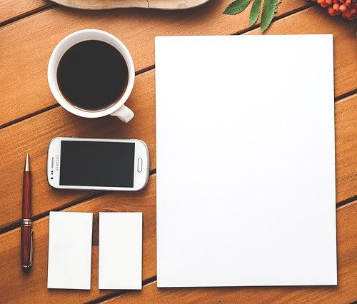 Czym charakteryzuje się marketing internetowy i jakie są jego rodzaje?